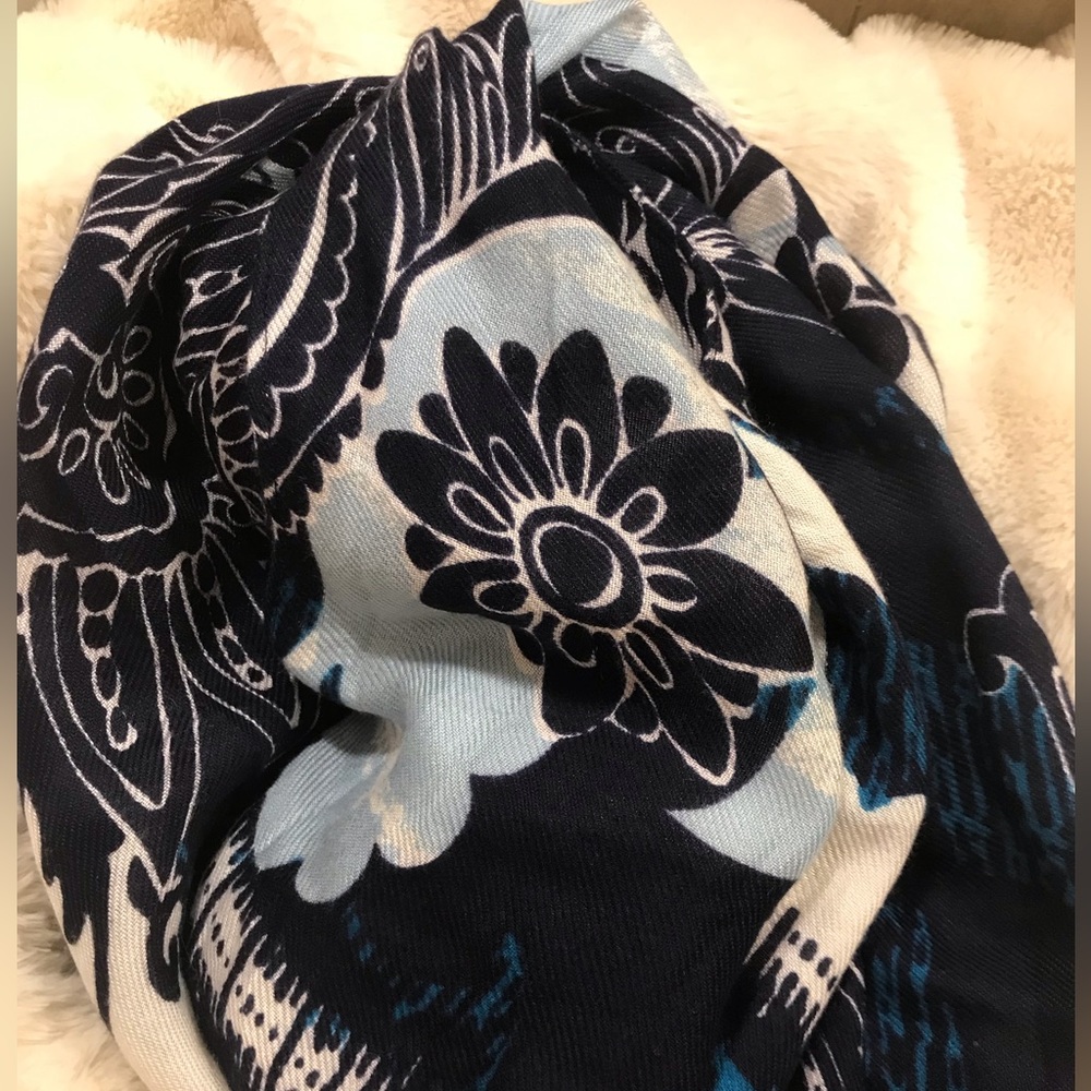 Chicos Scarf
